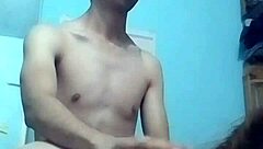 En webcam le toco las tetas y la pongo deperrito con latina milf