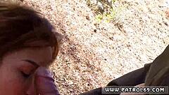 Guarra de uniforme policial con tetitas se folla duro al aire libre