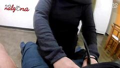 عاهرة آرييل الصغيرة 18+ تمص زبي ثم أنيكها كلبي