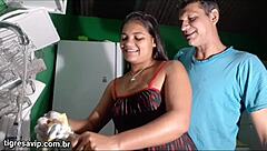 enquanto tigresa dava o cuzinho pro mascarado, eu espiava e batia punheta na porta