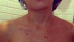 banho gostoso, quer ver o sexo depois? vai pro red 😏