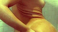 banho gostoso, quer ver o sexo depois? vai pro red 😏