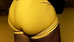 Bruna shows legs in spandex