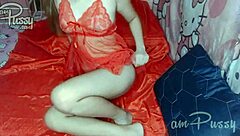 Amateur girl masturbates in lingerie