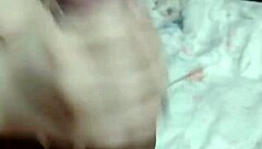 嫩妹吸吮指奸无毛骚逼高潮😏