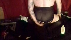 Cowok gay main kasar sama mainan semalam