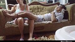 Le Pido un Masaje en los Pies. Termina Masajeando Todo mi Cuerpo con sus Ricas Tetas y Vagina, Qué Rico!