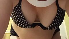 I can't hold it, I'm desperate for pissing