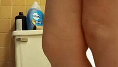 I can't hold it, I'm desperate for pissing