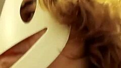 I can't hold it, I'm desperate for pissing