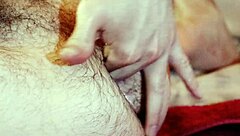 toying and fingering my hairy hole up close, damn hot 🔥