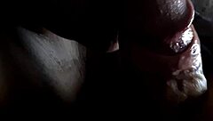 aluna novinha aprendendo a mamar com o professor no escurid�o do netflix