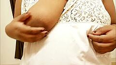 Madhypradesh Girl Flashes Her Big Sexy Boobs.