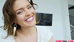 Baiser sa belle-mère pécheresse Krissy Lynn dans un plan à trois sauvage avec twist ado 18+