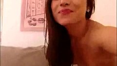 sexy amateur webcam babe plays with toys