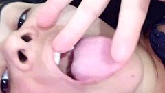 妓女秀湿屄滴精液