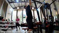 Treino para as costas com flexibilidade e hardcore