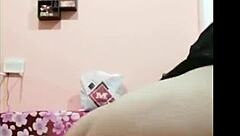 Bailando sensual en la noche con ritmo latino