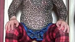 Shy Crossdresser Deepthroats Dildo In Homemade Scene