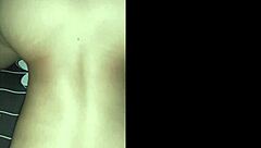 Cewek berisi besar membungkuk buat aksi rumahan panas