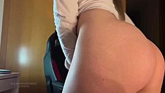 Feeling the intense connection during cumshot and sex with glasses girl