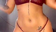 Aleja Torres Memukau di Show Webcam Kolombia