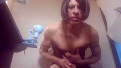 Tranny with nice ass!