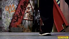 Batgirl, aman Tanrım, büyük siyah sikle ırklararası oral seks ve yüzüne boşalma yaptım, ups!