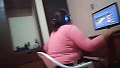 La Chica Gamer No Me Deja Jugar y Como Castigo La Termino Follando Antes Que Nos Descubran Casi Nos Pilla Pero Fue Muy Rico