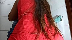 tomando no c� no banheiro da balada