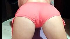 Ela quis se alongar s� pra mostrar a marquinha da bunda dela