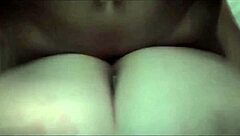 紧湿骚逼滑上男友大屌猛套