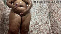 隠し撮り！巨尻モレナの風呂でツルマン丸見え！