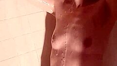 ROXANNEANDXANDER DOMINATE SHOWER TIME WITH SHAVED WET ACTION