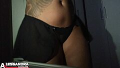 morena dançando sensualizando