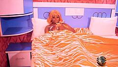 my big booty friend is a sluut