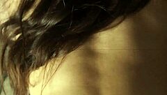 哇，这个完美屁股女孩的紧逼被深射精了！😲