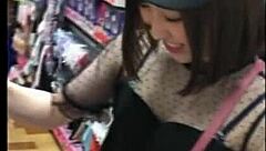 Full Homemade Asian Blowjob Video with Raw Amateur Action