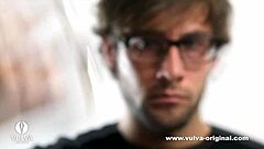 The aroma of a hot girl’s vagina can be very erotic