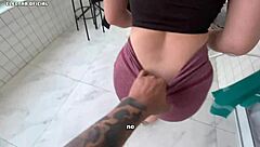 Contratei essa empregada e não resisti àquela bunda gostosa!