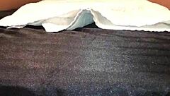 Aku Diikat Mengocor Di Batang Gergasi Itu