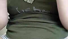 Watch this beautiful girl dance live on bigo 2