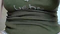 Watch this beautiful girl dance live on bigo 2