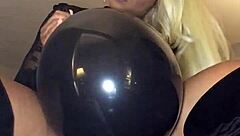 i cant stop poppin balloons on this big ass babe in femdom play