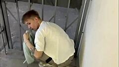 この男がオナニーしてるのを見て、私も参加して彼を上手く吸った