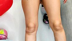 この美人ラティーナが黒チンポに跨がるの観て？