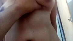 Tak Tinder dia suka dicekik sambil naik kote aku