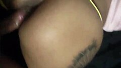 Dia kata mari seks dan kami bengkokkan dia untuk doggystyle