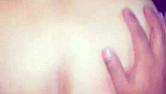 ¡Wow, esta latina madura cachonda ama lamer coño tanto 😍!