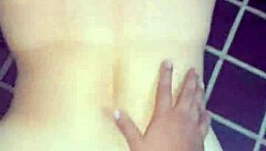 ¡Wow, esta latina madura cachonda ama lamer coño tanto 😍!